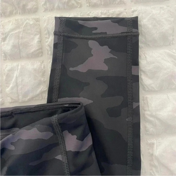 Athleta Dark Ultimate Camouflage High-Waisted Athletic Leggings - Picture 4 of 9